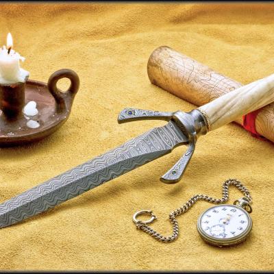Hyperborian Damascus Dagger with Narwahl Tusk